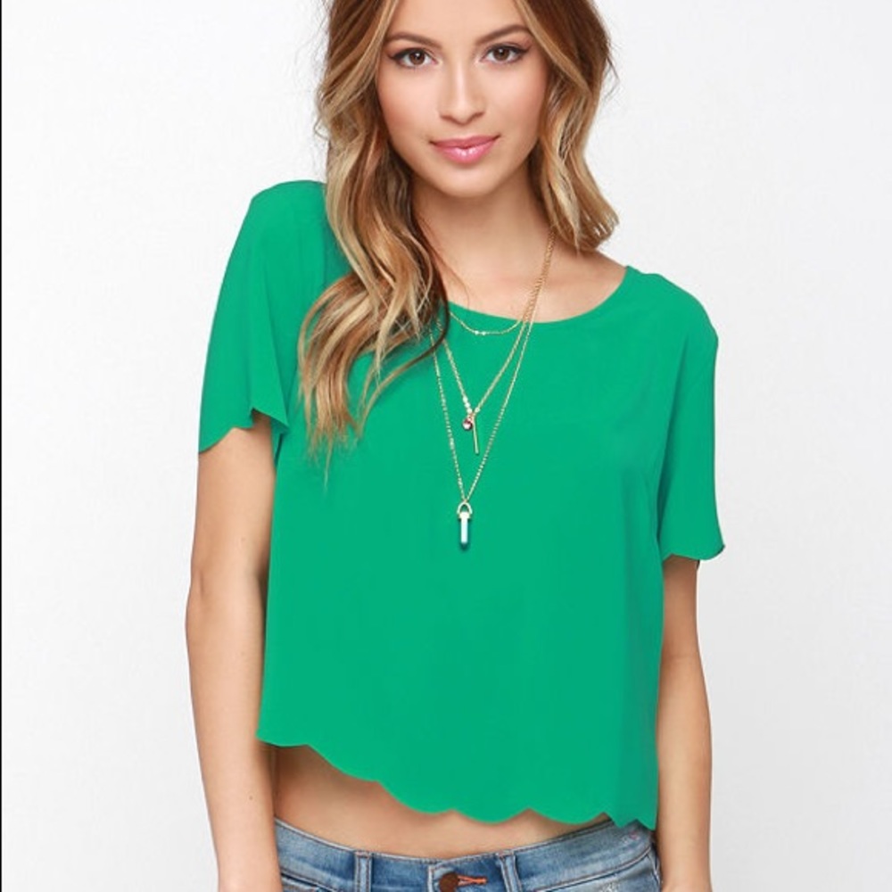 Green scalloped crop top
